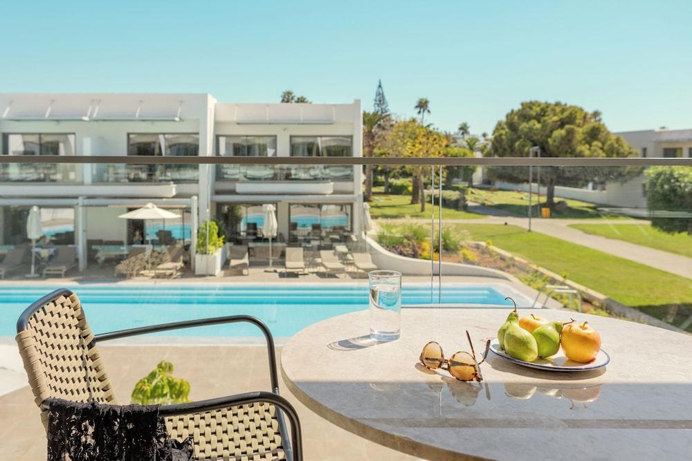 SUNWING SANDY BAY RESORT