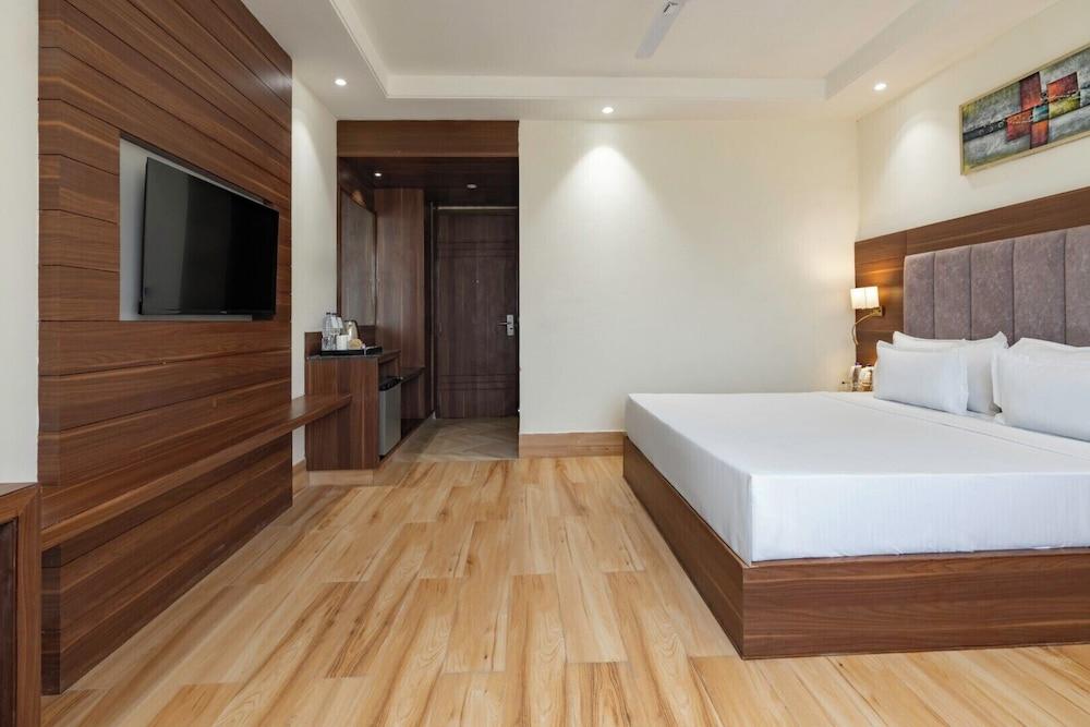 Clarks Inn Suites Agra