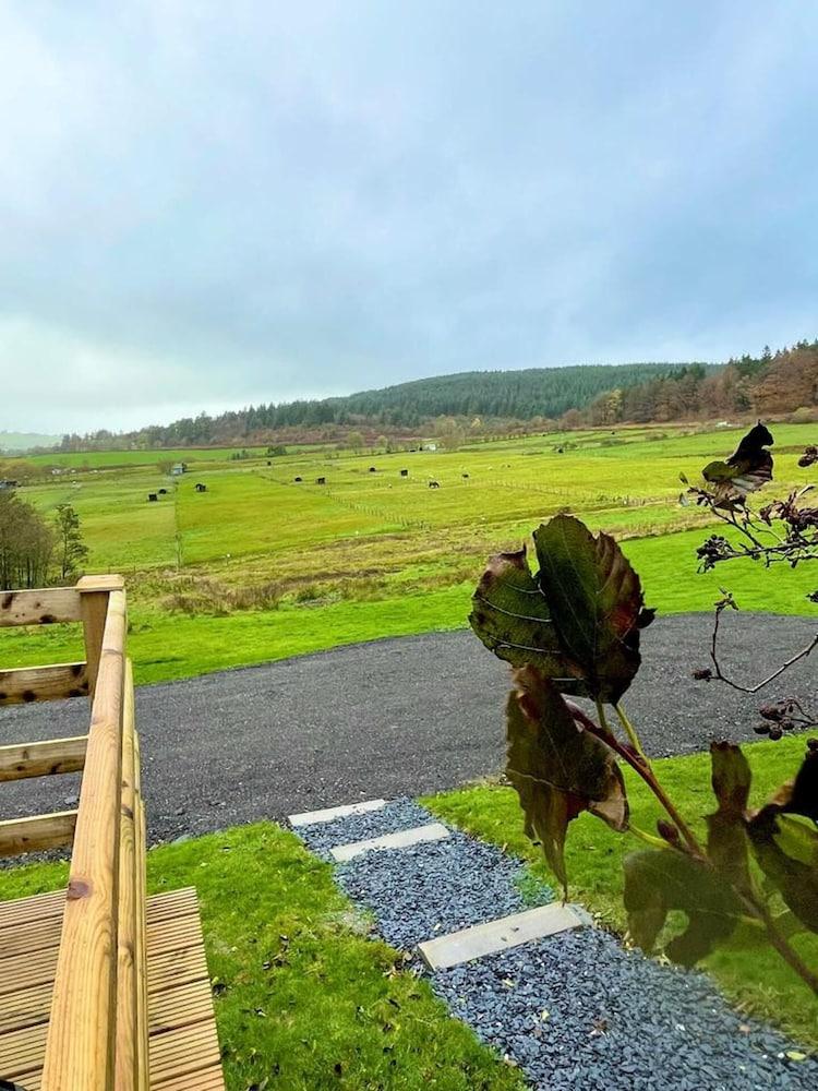 1 Bedroom Log Cabin in Parc Pen y Bryn Sleep 2/3