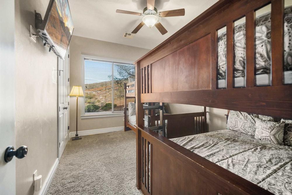 Owens Landing Amazing Views!