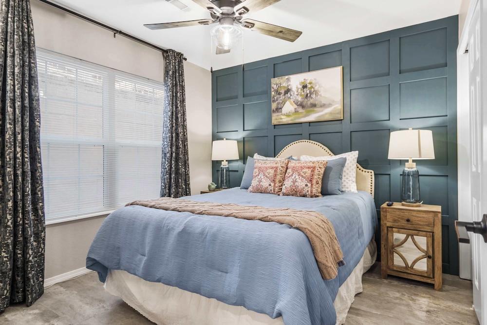 Water's Edge & Golf Course View