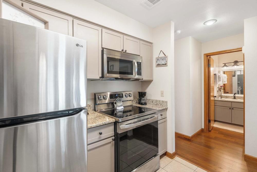 Banta House Retreat at the Pointe