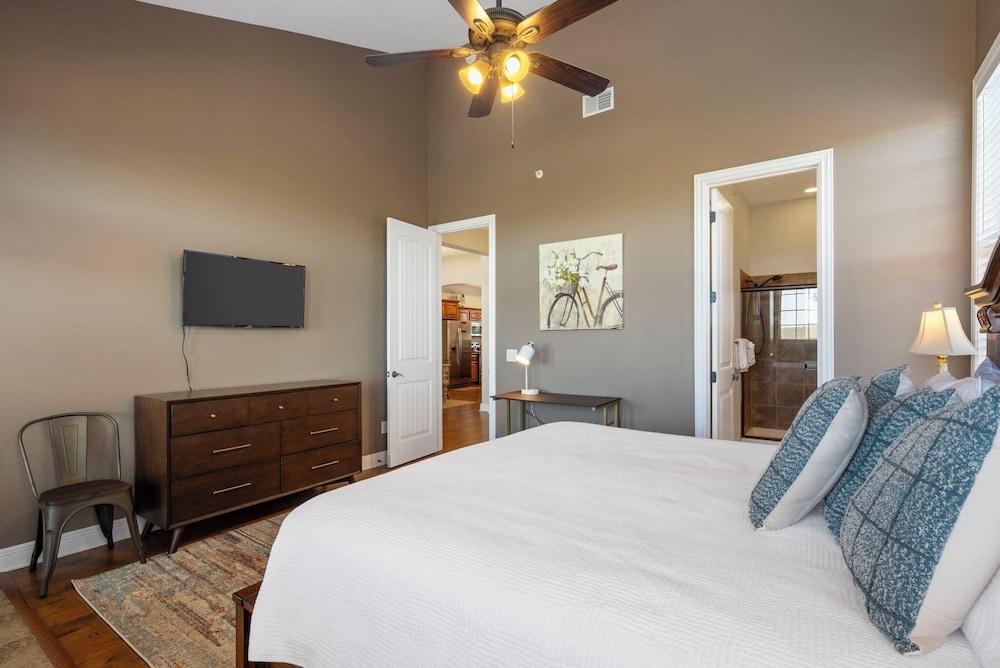 Luxury Penthouse - Amazing Views! Near Sdc!