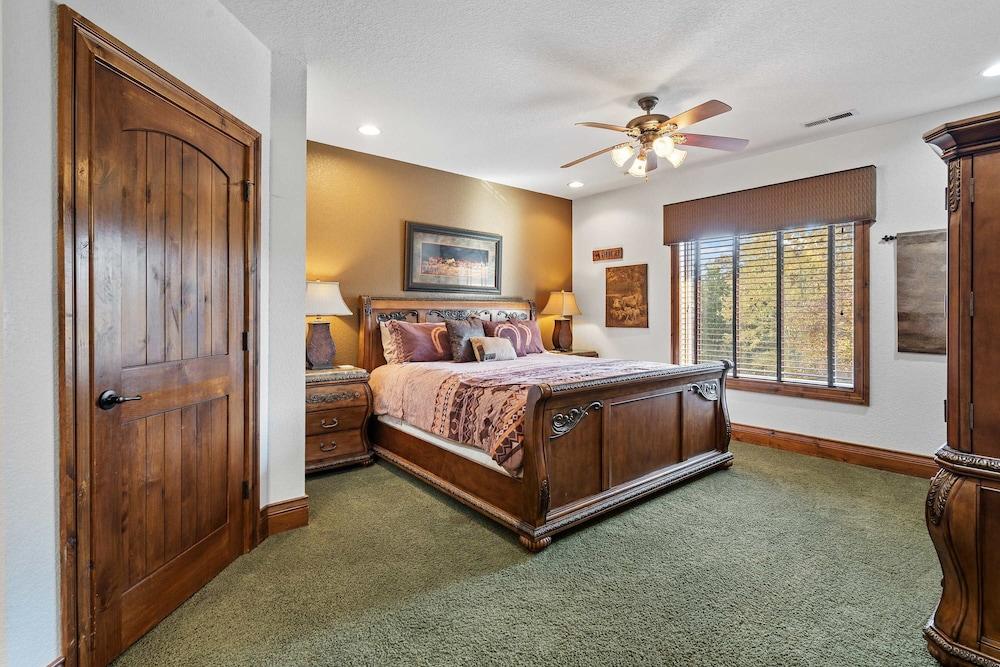 Rock Canyon Resort Trio