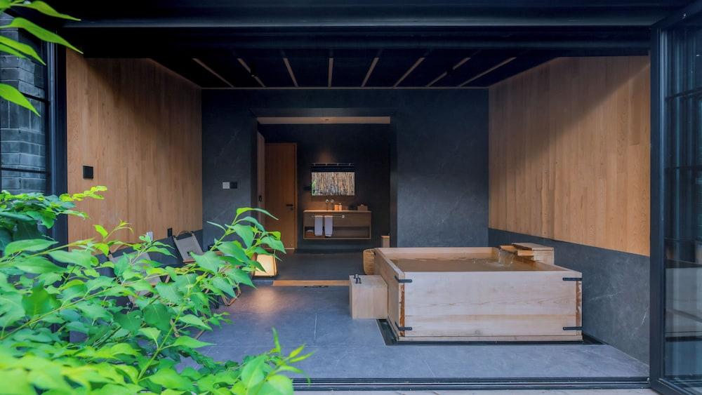 Beijing Aqua City YiPiao Hot Spring Resort