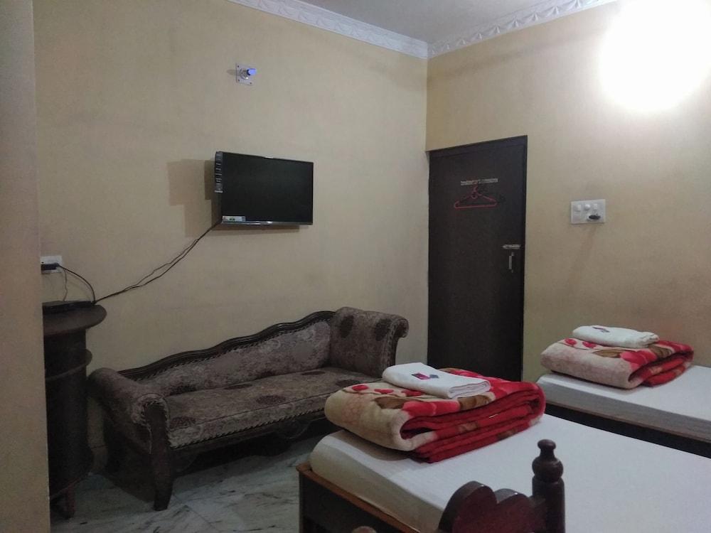 Hotel Chandrakala Regency