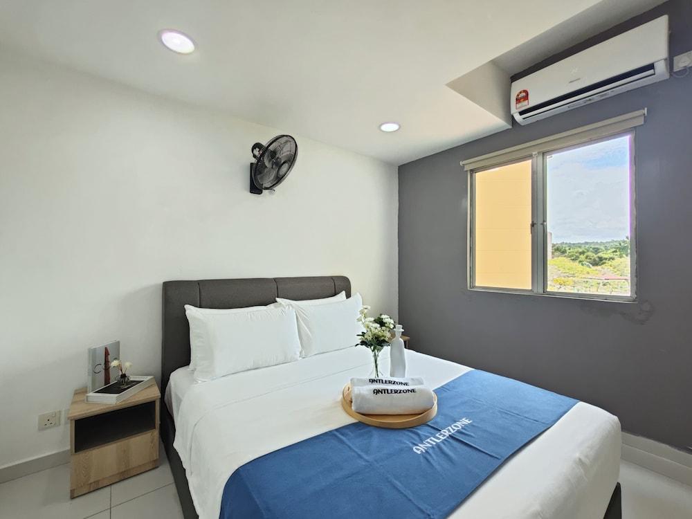 Tiara Desaru By Antlerzone