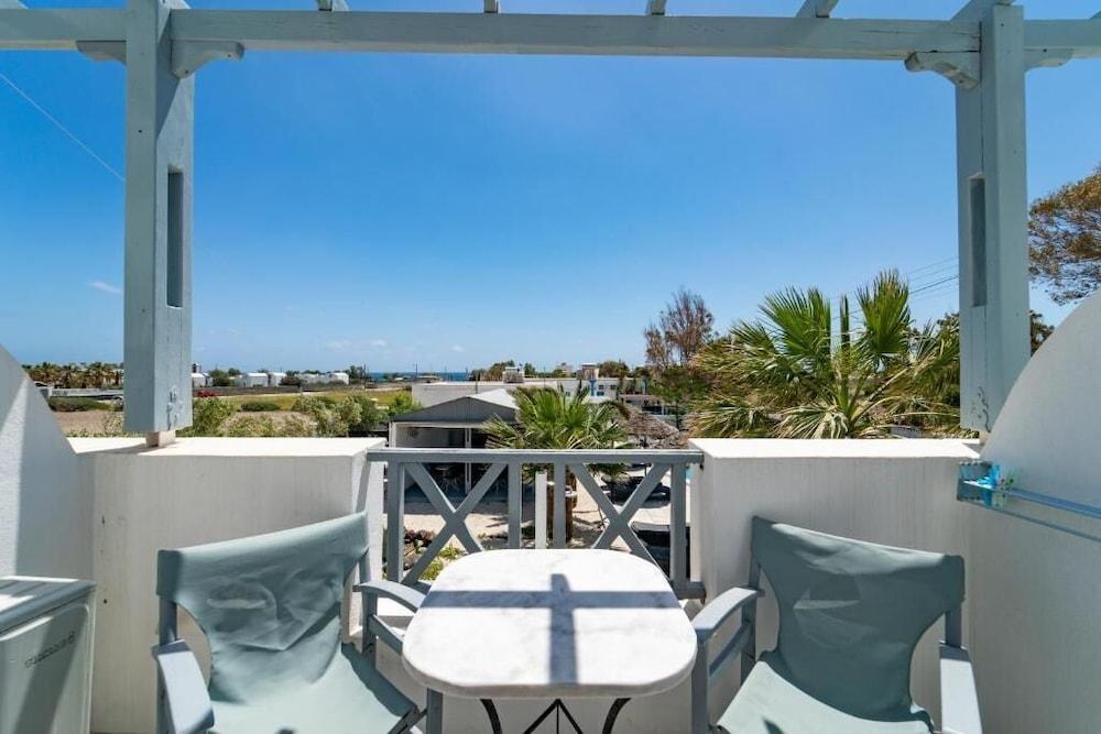 Black Coast Hotel Santorini