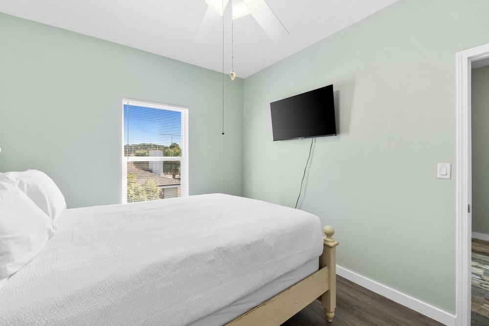 Beach House - Sunset Paradise by PHG