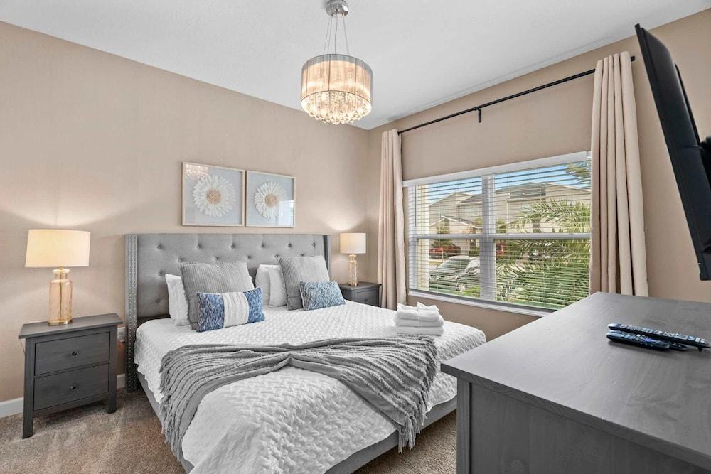 Adorable 4BR Home Cute Mickey Tangled Rooms