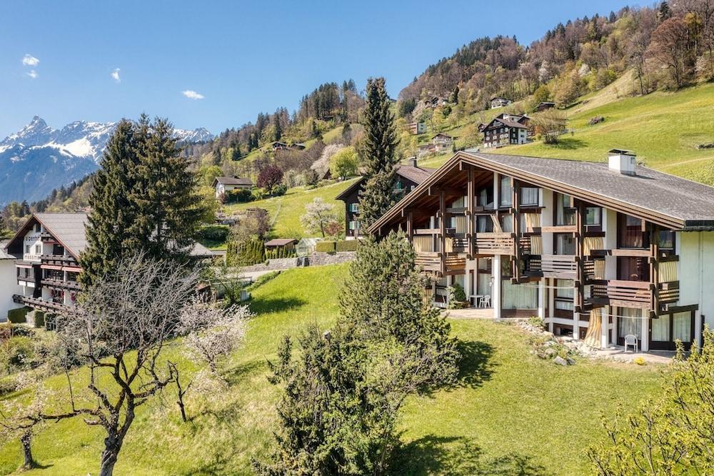 Retrowohnung mit Bergpanorama