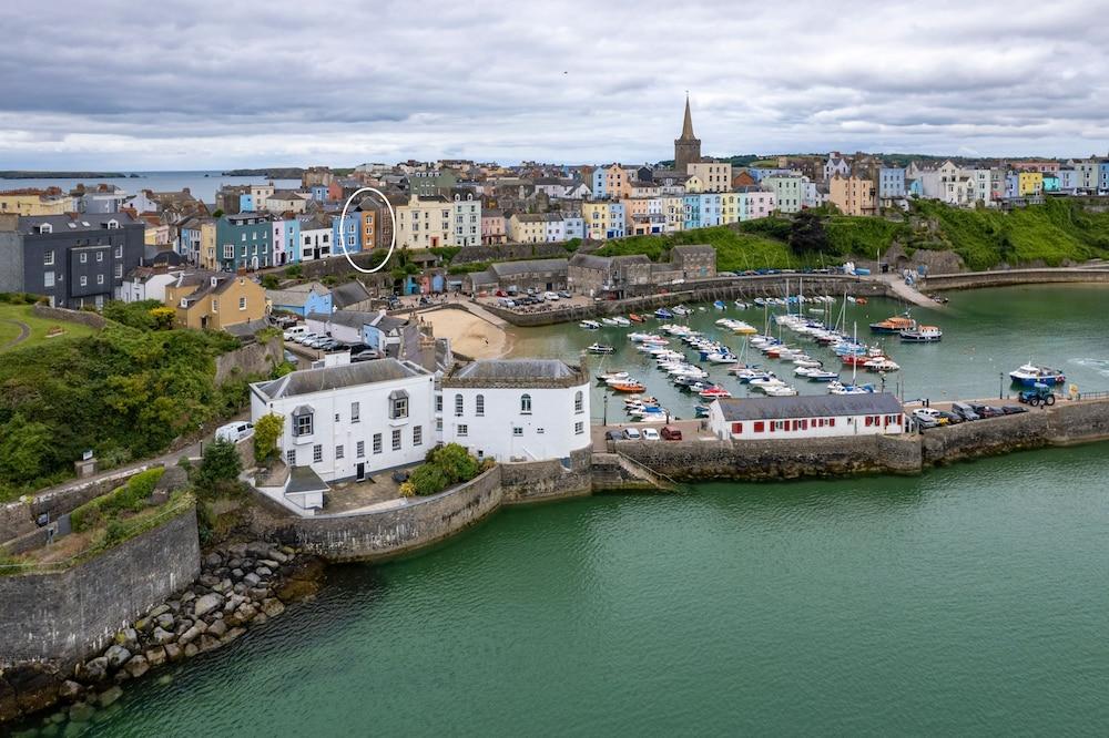 Midnight - Sea Views Town Centre
