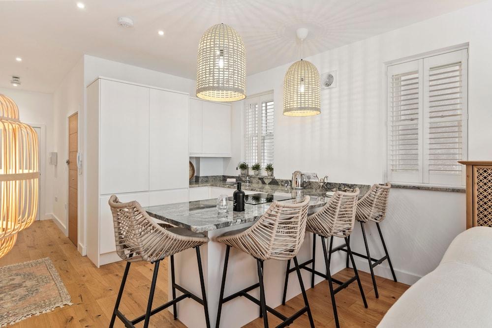 Ultra Marine - Large Roof Terrace Sea Views