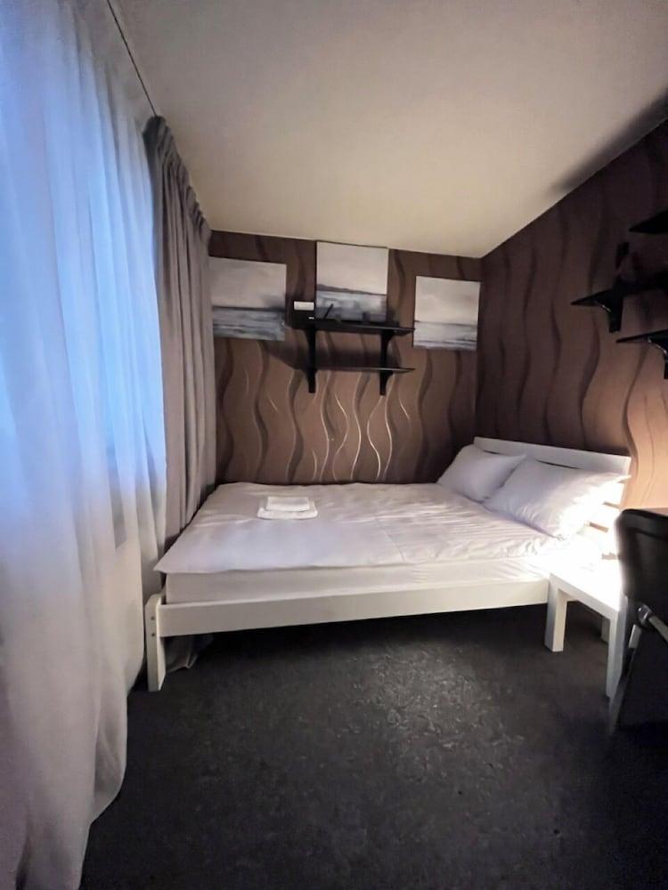 GIRLS Dorm Apartment