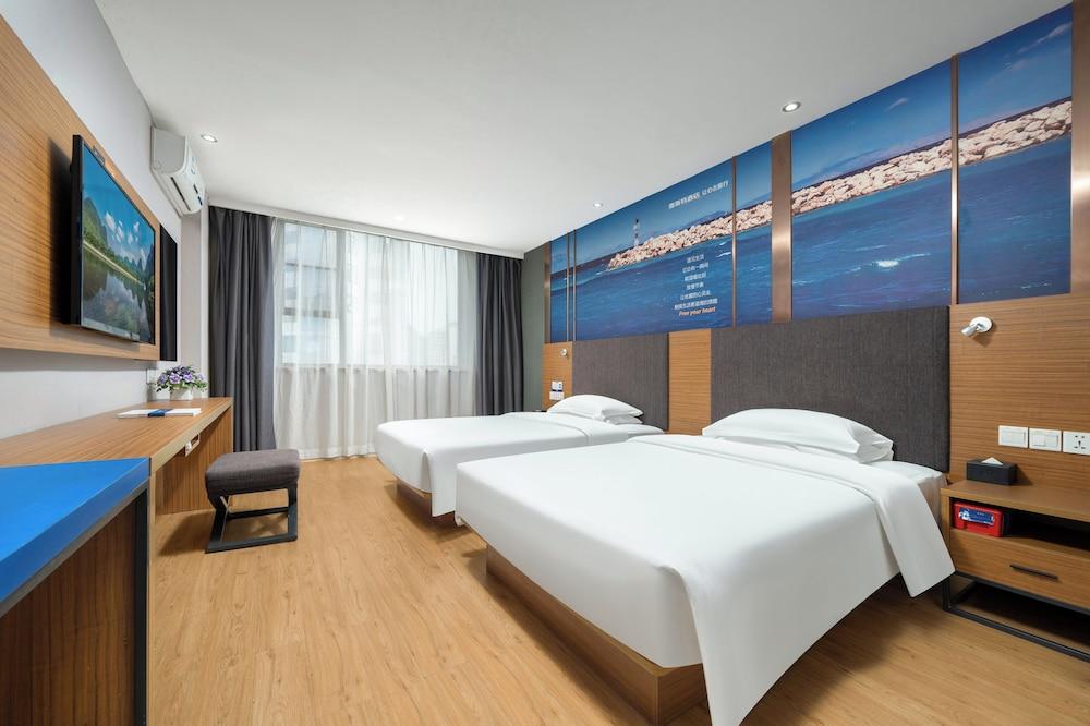 Stay at Guilin Downtown