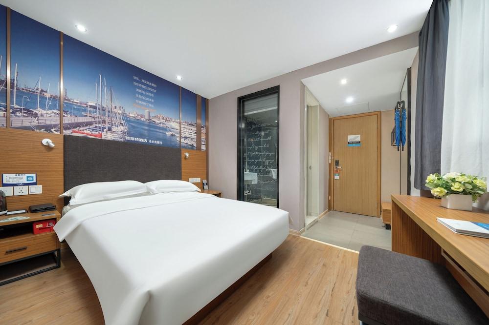 Stay at Guilin Downtown