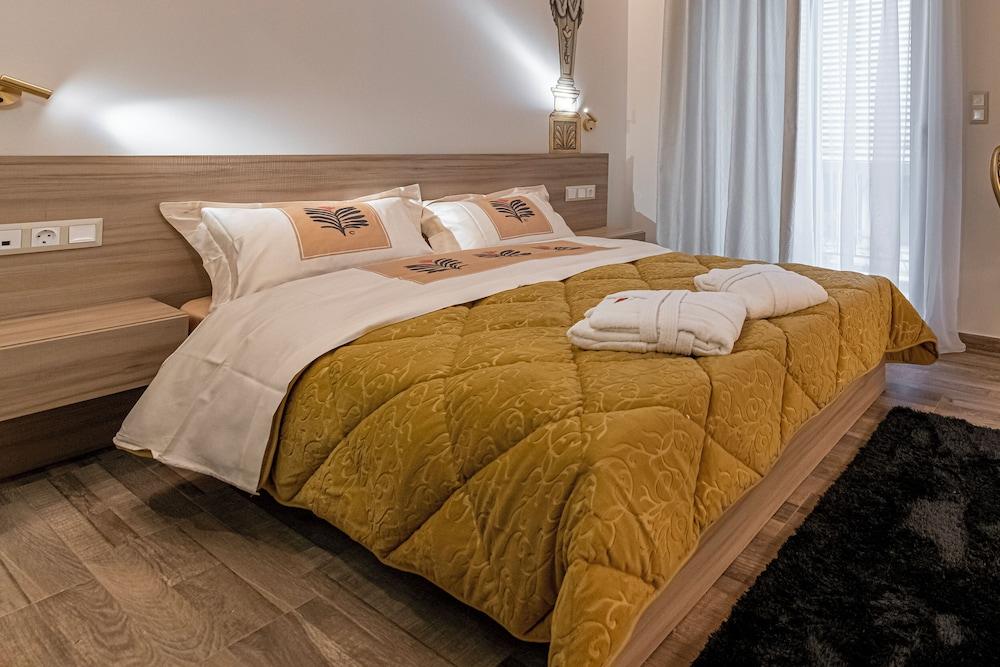 Koukaki Luxury Suites