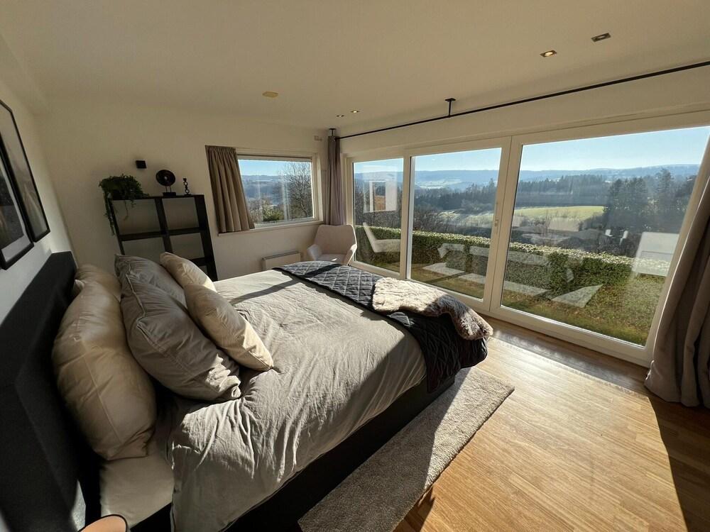 Spacious Villa With Sauna