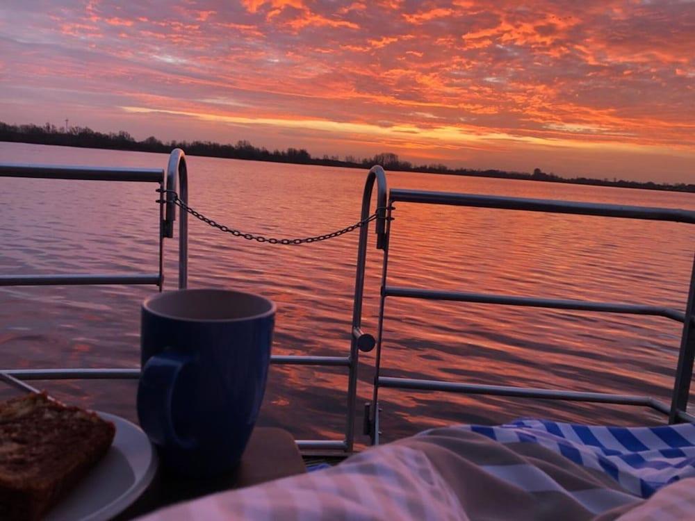 Hausboot am Xantener Nordsee