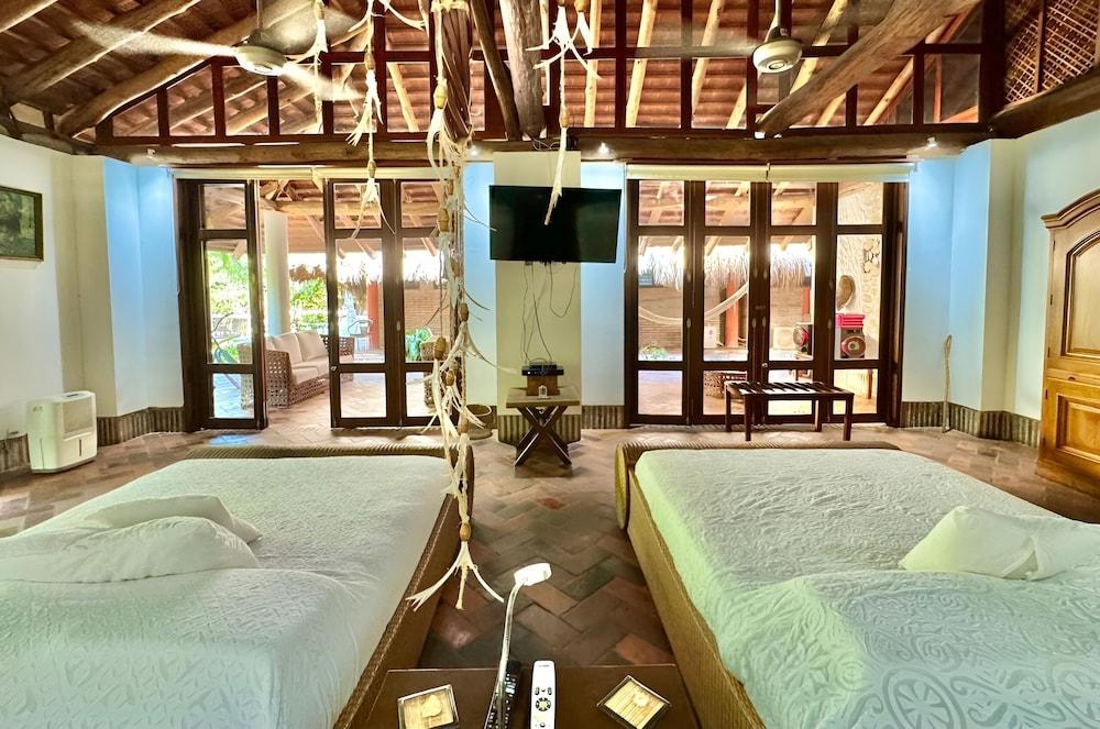 Mahanaim Beach House 20 min from CTG