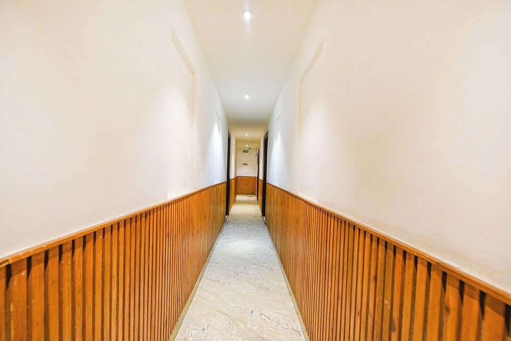 Fabhotel Shri Sai Dx