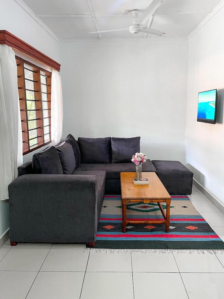 Diani Campsite & Cottages