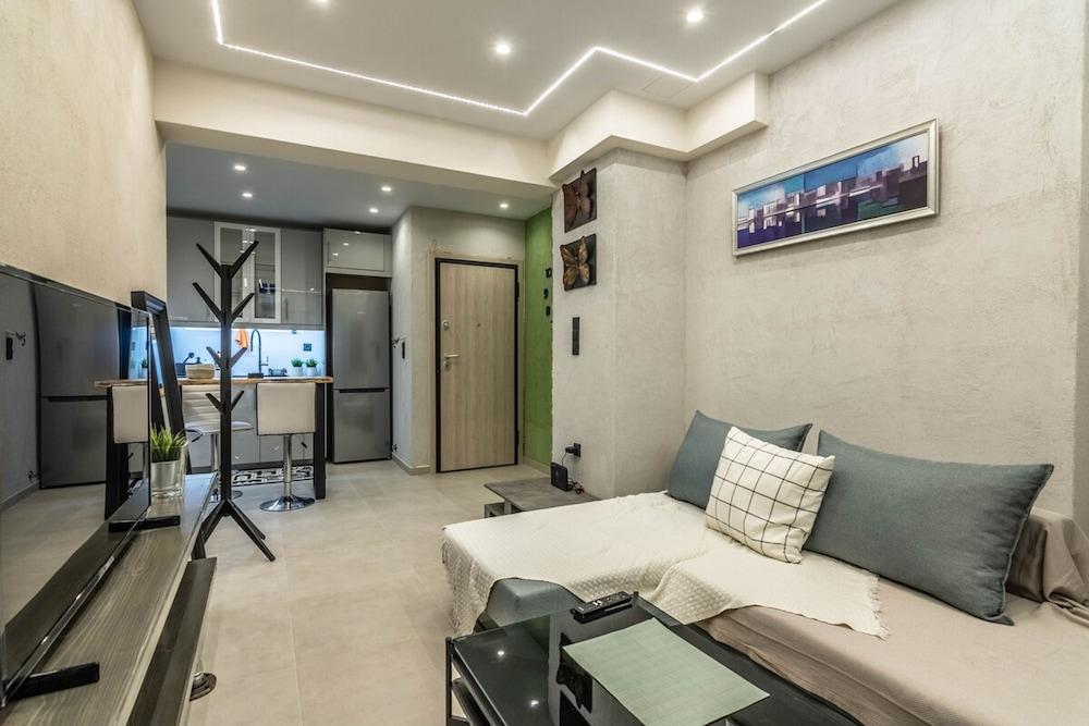 Downtown Cozy Studio in Exarchia