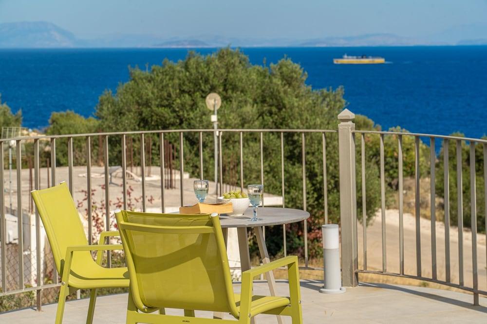 Villa Dinos With Swimming Pool