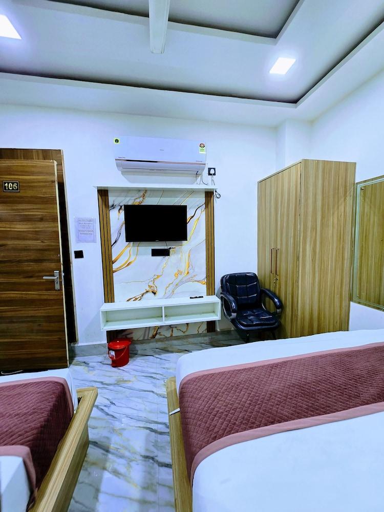 Hotel Aaarav Grand - Mathura Vrindavan