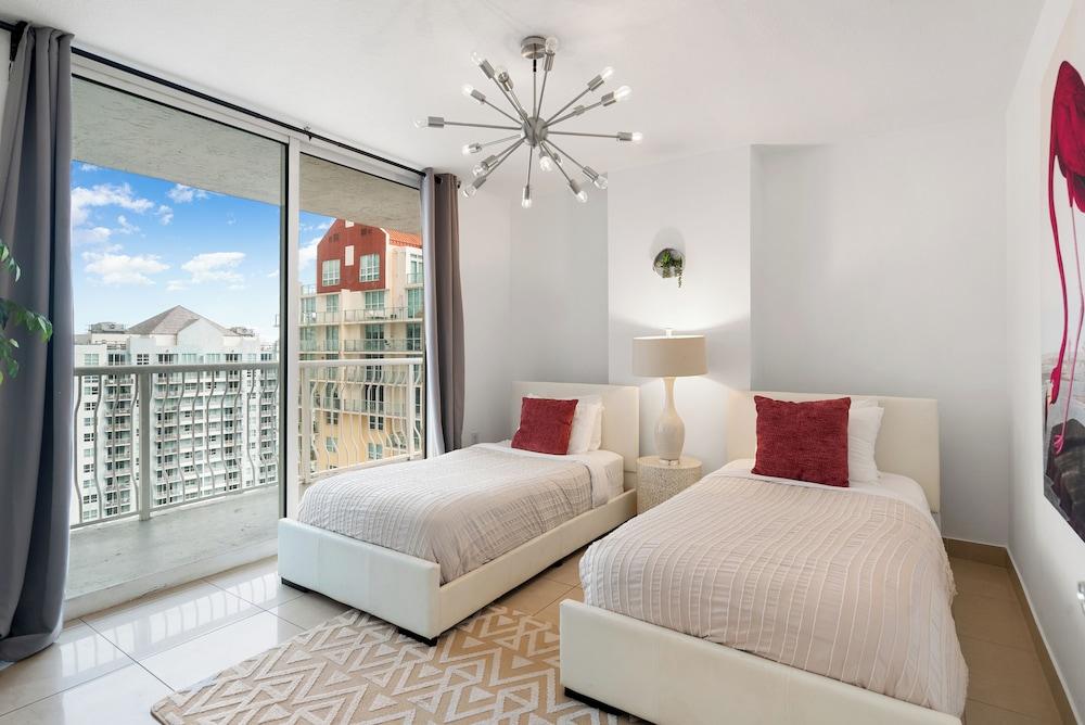 Ocean View Condo - Feel the Sea Breeze