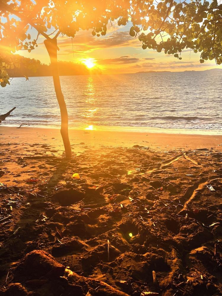 playa pixvae sunset house