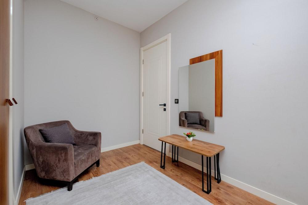 lUX RESIDENCE IN HIGH FLOOR