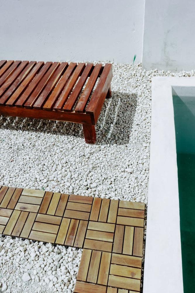 Tropical House With Private Pool in Downtown