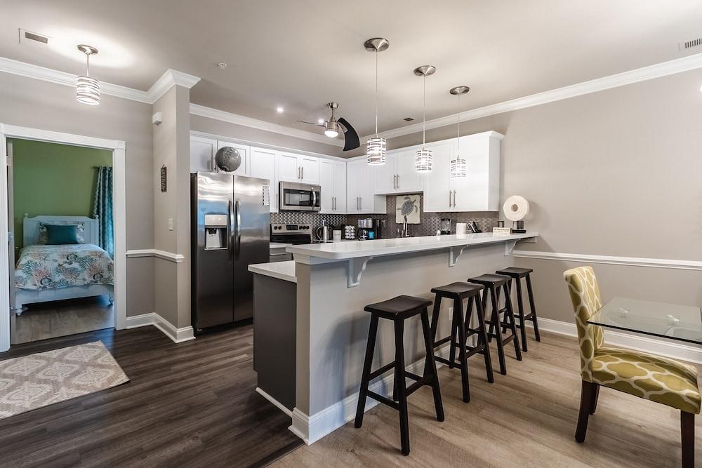 Magnolia Pointe Luster Leaf 4843-302 3 Bedroom Condo