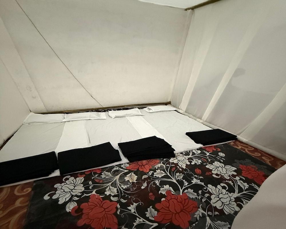 Arail Tent City Kumbh Cottage