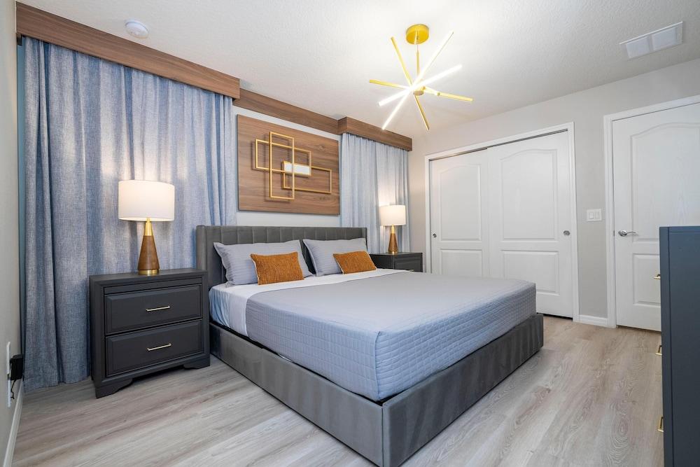 8848 BC - 8bds Windsor At Westside