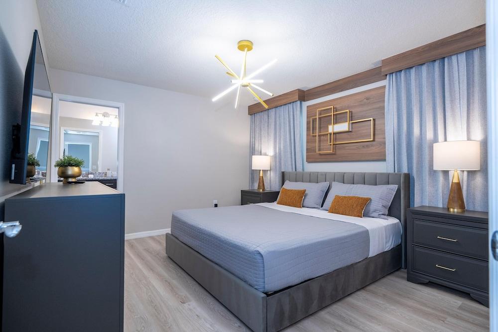 8848 BC - 8bds Windsor At Westside