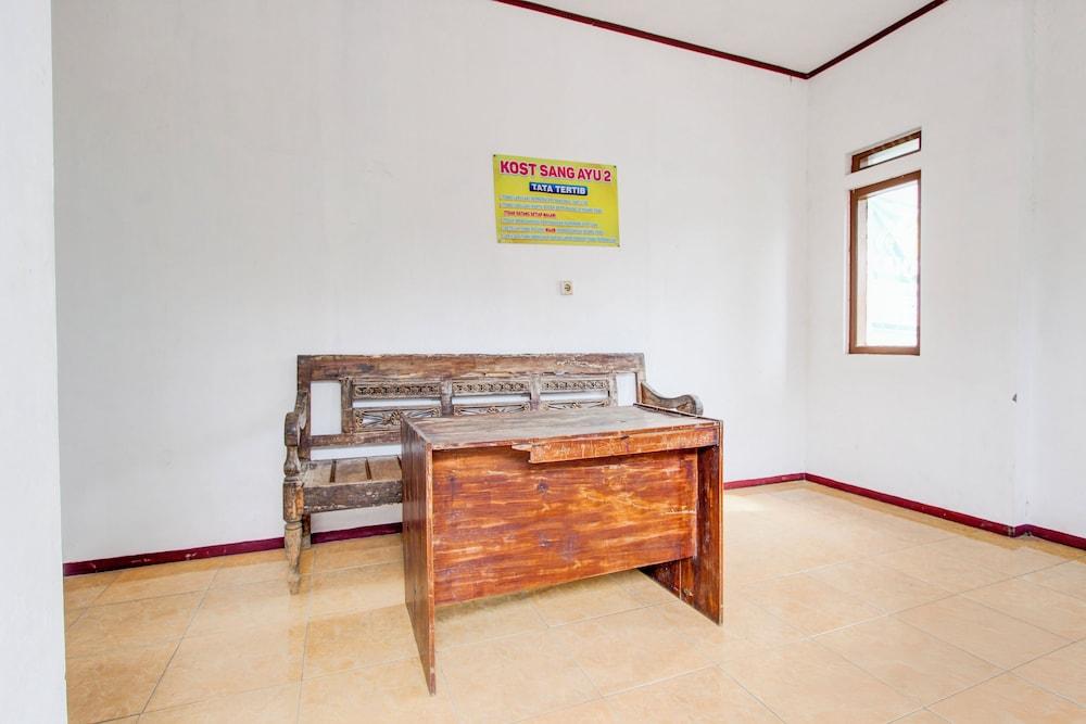 Hotel O Purwokerto Near Alun Alun Purwokerto Formerly Guest House Rania