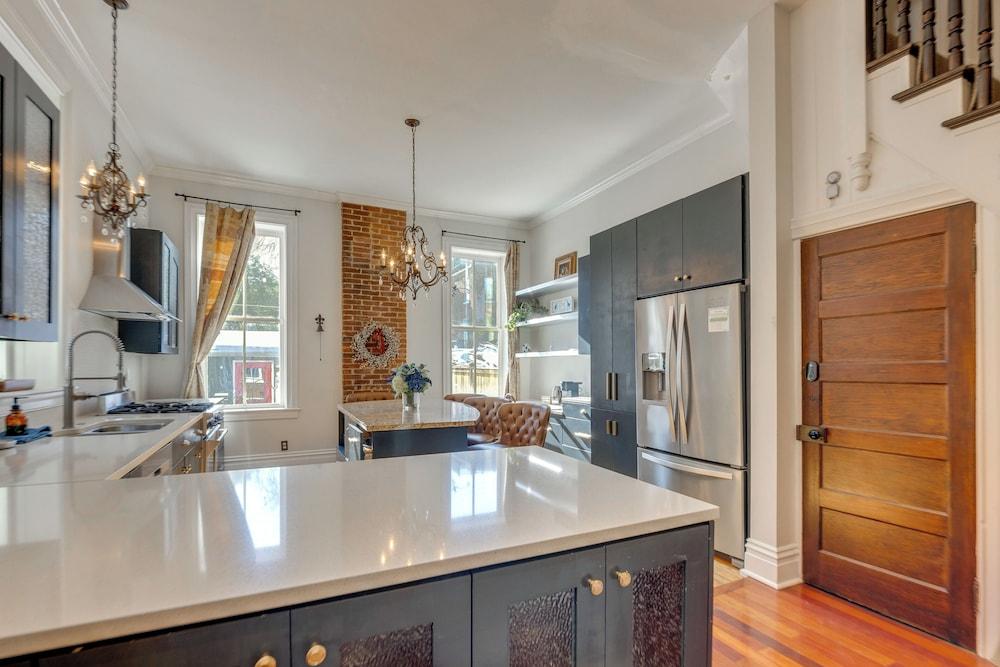 Home 2 Mi to Dtwn St Louis: Great for Families!