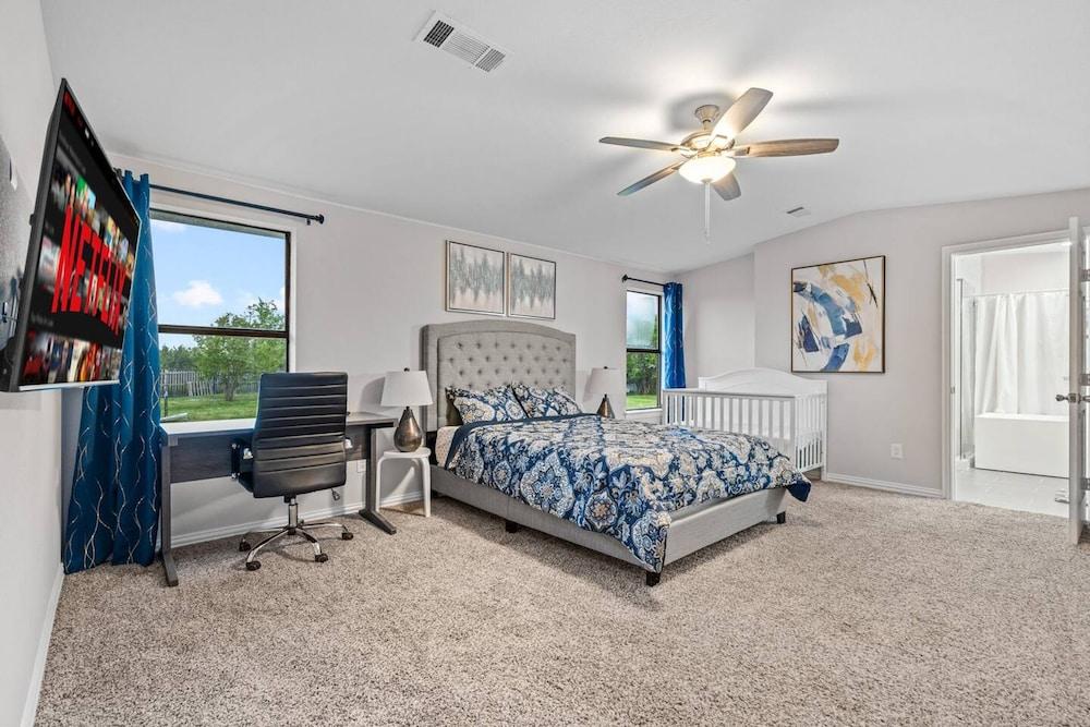 Spacious House-single Level Near Lake Huge Parking