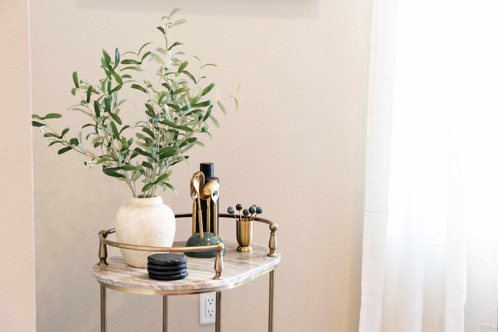 Amazing Water View w Jacuzzi Sky Lounge