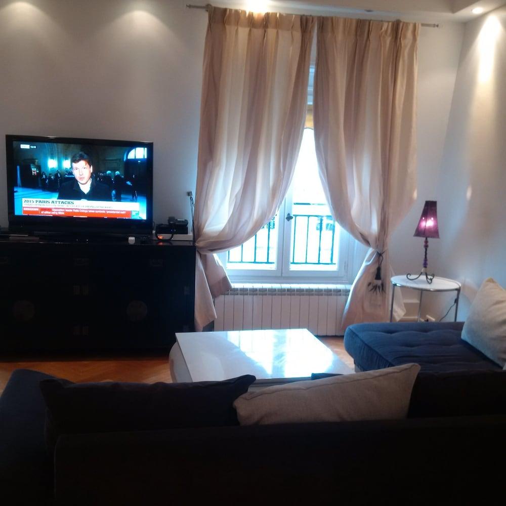 BRIDGESTREET CHAMPS ELYSEES