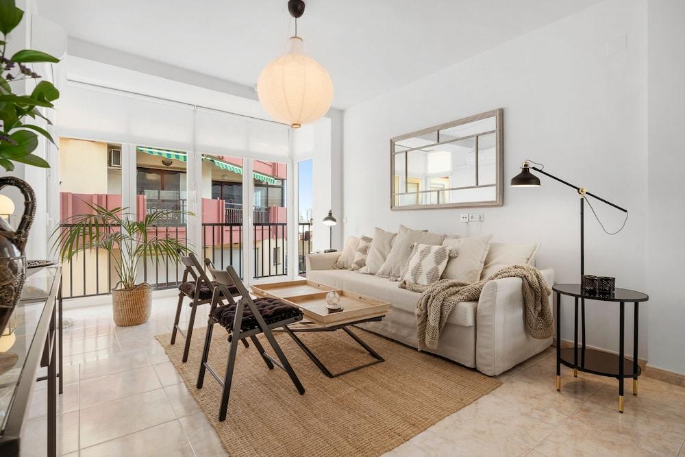 Marvelous Waterfront apt in Fuengirola - Ref 73