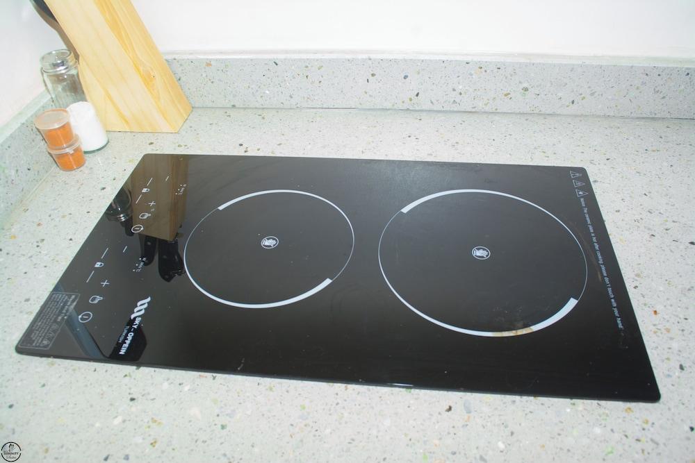 1BD Serenity Dubai Suites