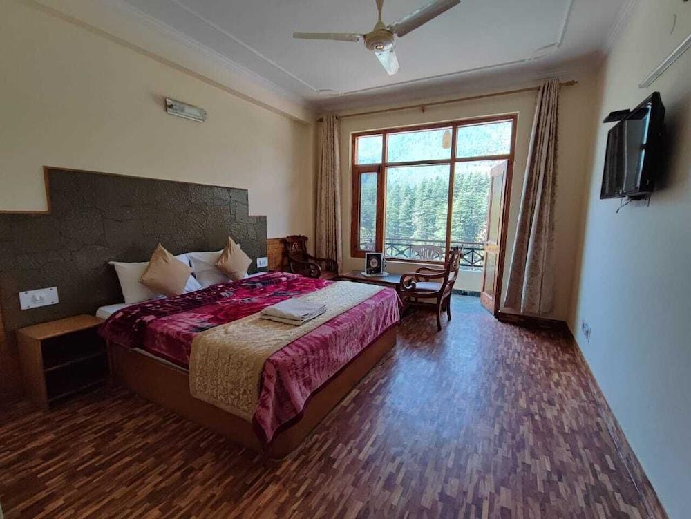 Chichoga Holiday Inn Manali