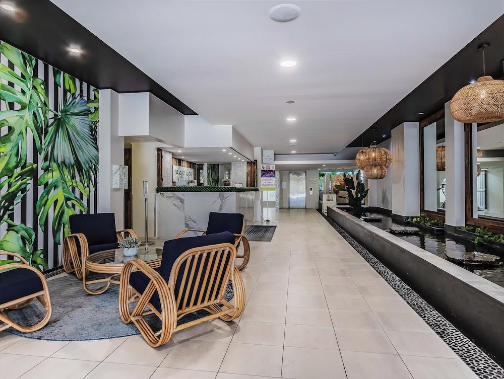 Luxe Oceanfront Haven with a Rooftop Spa