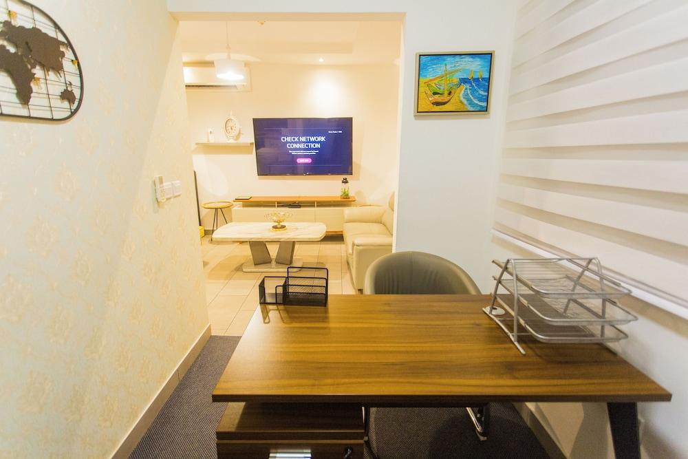 Accra Luxury Apartments at Edge