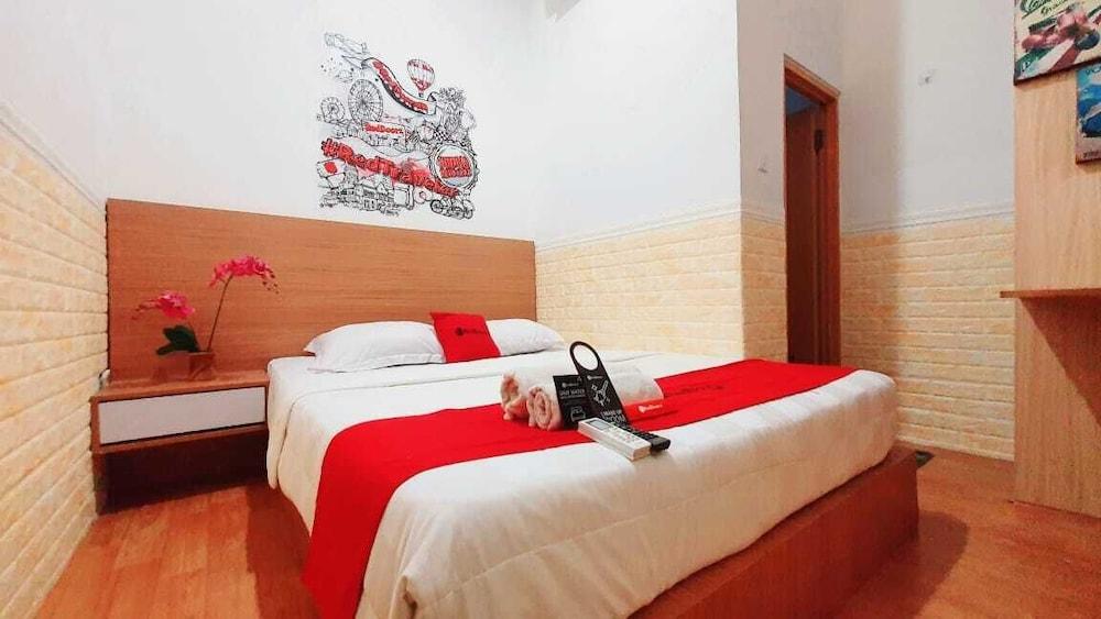 Capital O 94359 Aurora Guest House