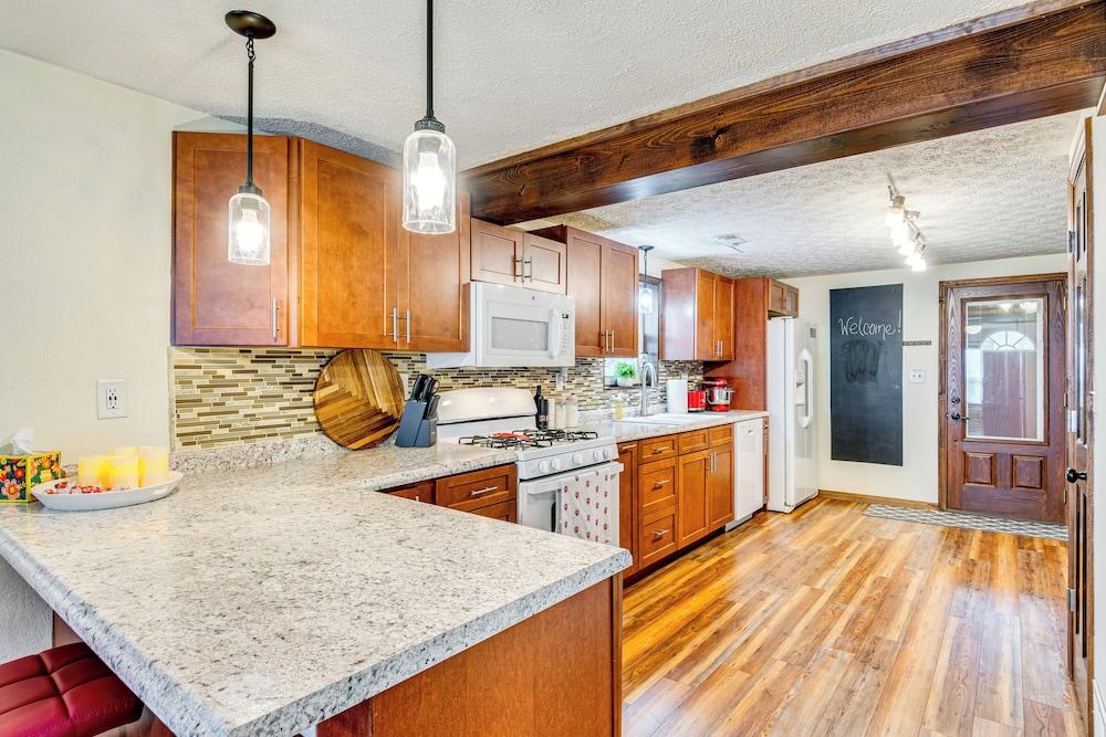 1 Mi to IU: Hoosier Home w/ Fire Pit & Fenced Yard