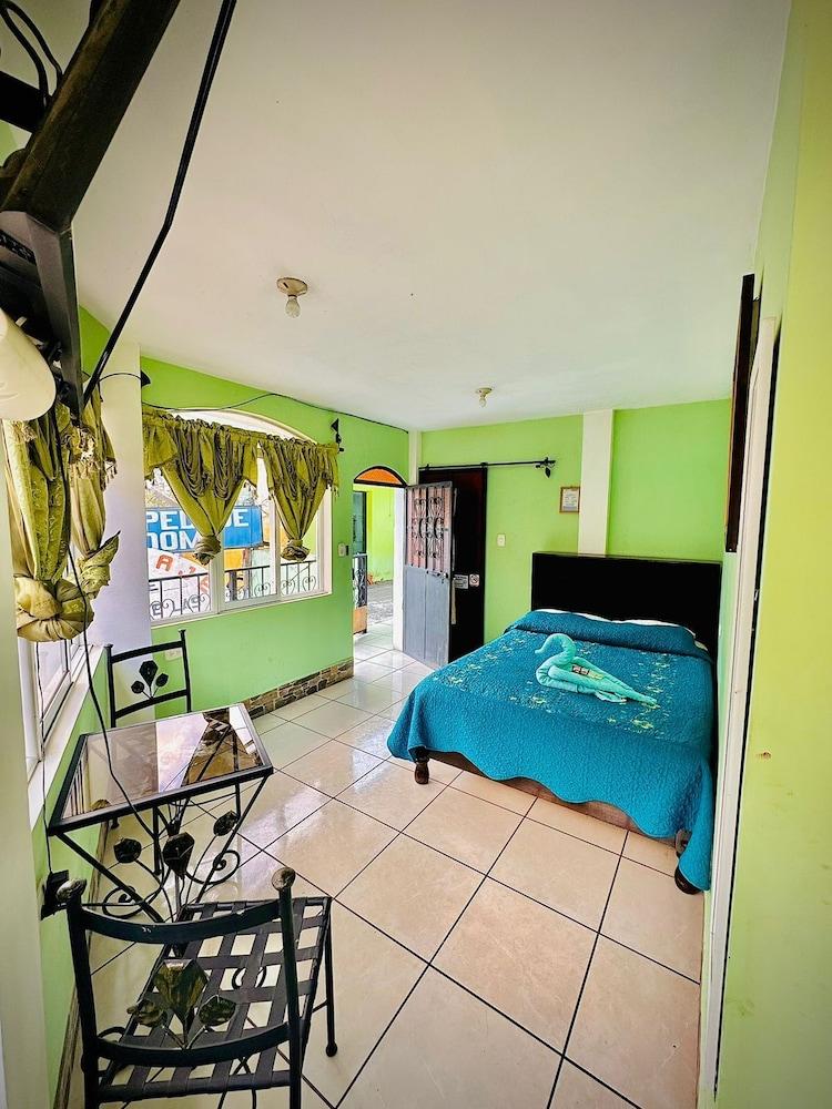 Hotel Emiss Panajachel